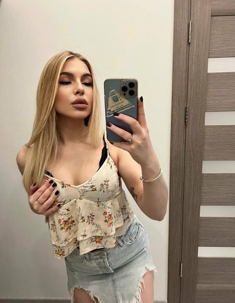 abellamurr perfect model images