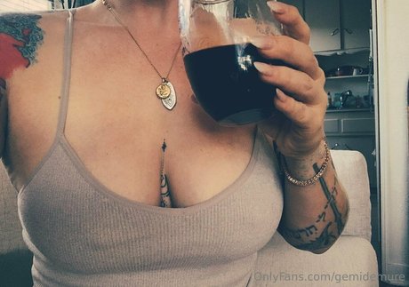 gemidemure model adult pic