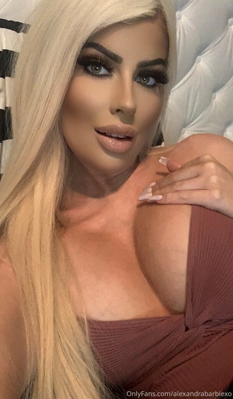 shemale outdoor onlyfans free xxx images