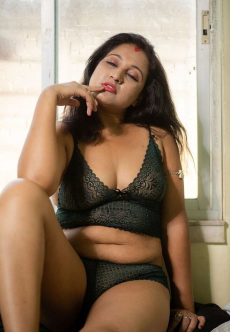 Mili Debnath Nude model exclusive pics