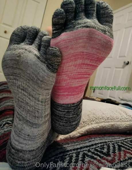 bellsfeetandass model adult image