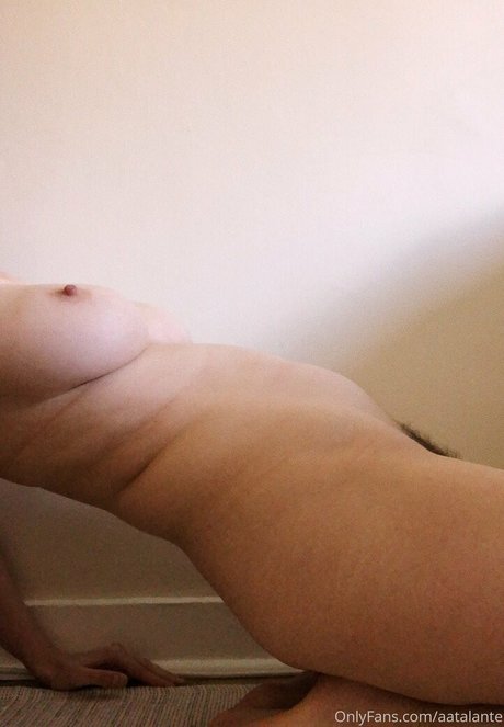 selfie nude onlyfans nudes photo