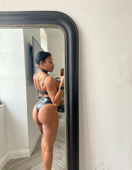 kikiluxxxe hd pornstar galleries