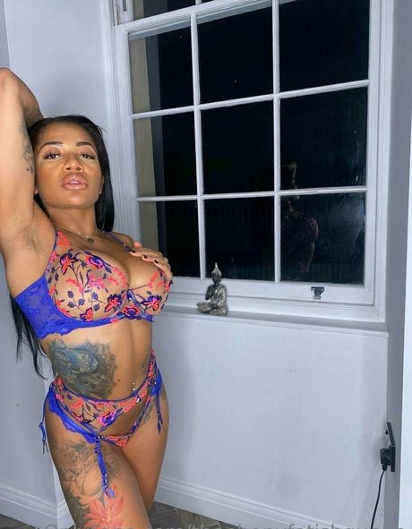 kikiluxxxe pornstar gallery