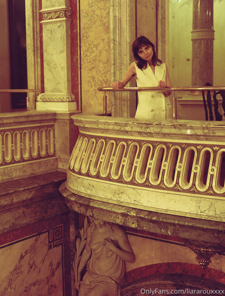 liararouxxxx adult actress img