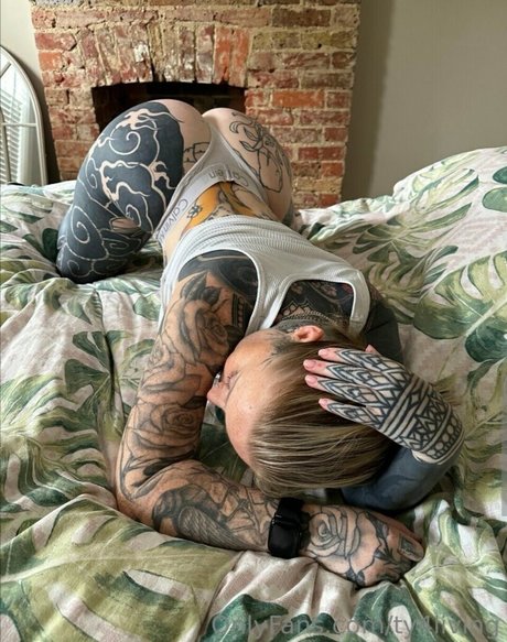 feet slave onlyfans hot picture