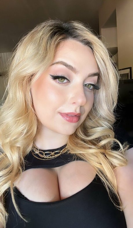 Joanne Rose star best img