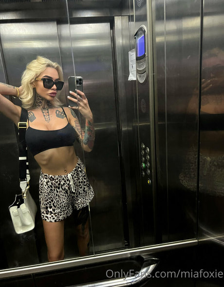 miafoxie beautiful actress picture