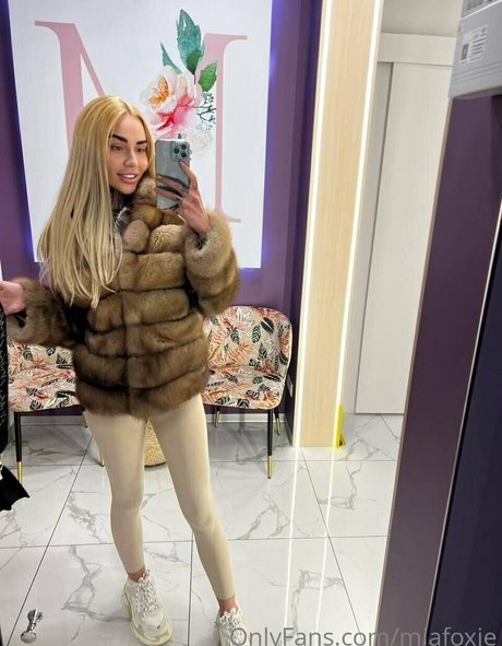 miafoxie xxx pornstar gallery