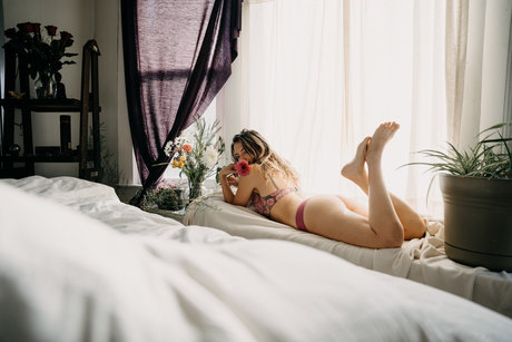 Bare Beauty model porn pictures