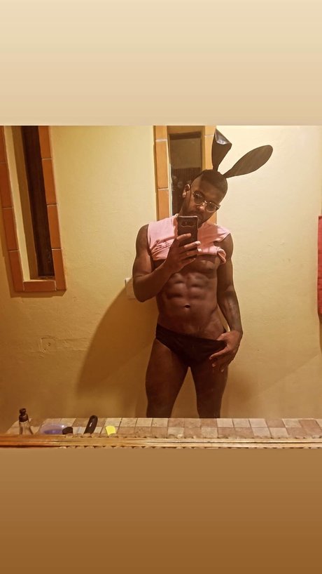 Mike Queenz pornstar exclusive photos