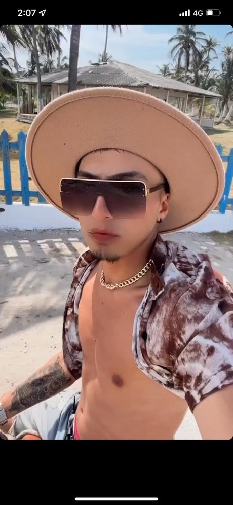 CDanielRodriguez sex model photo