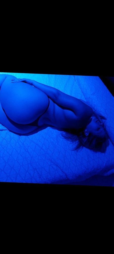 _MAILEN_ nudes actress images