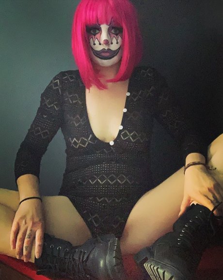 MissFrownyClown nudes model pics