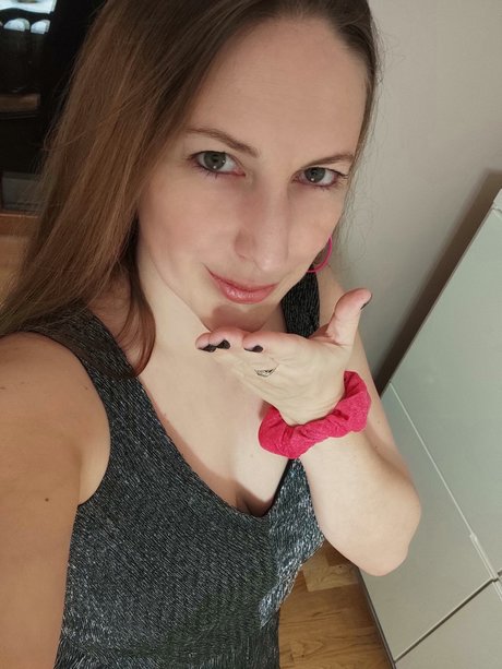 Miss Feet Tender exclusive model pics