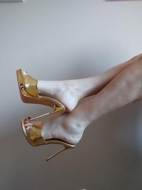 Miss Feet Tender nice pornstar photos