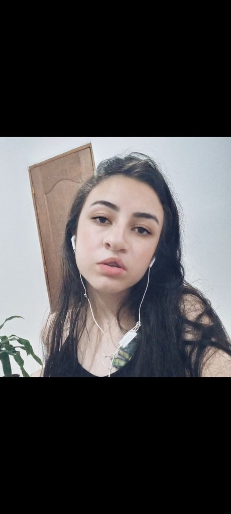 Dani21se naked actress photo