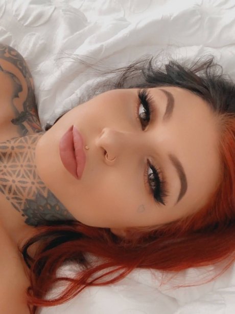 petite slut onlyfans top pic