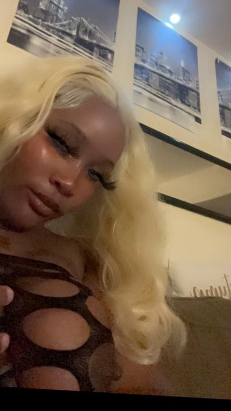 Missy W DaPhatty erotic star picture