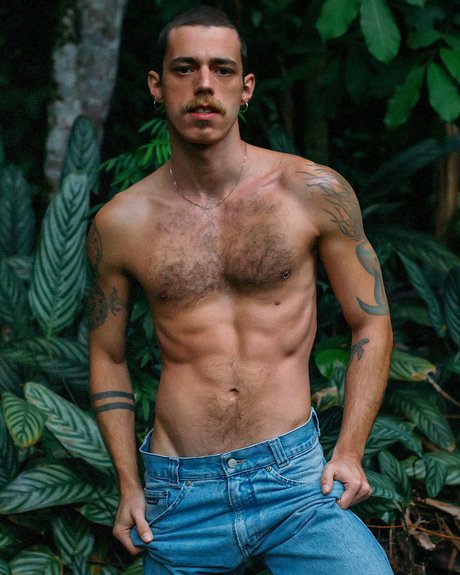 JotaB Free hd model picture