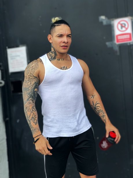 JeyMo star naked photos