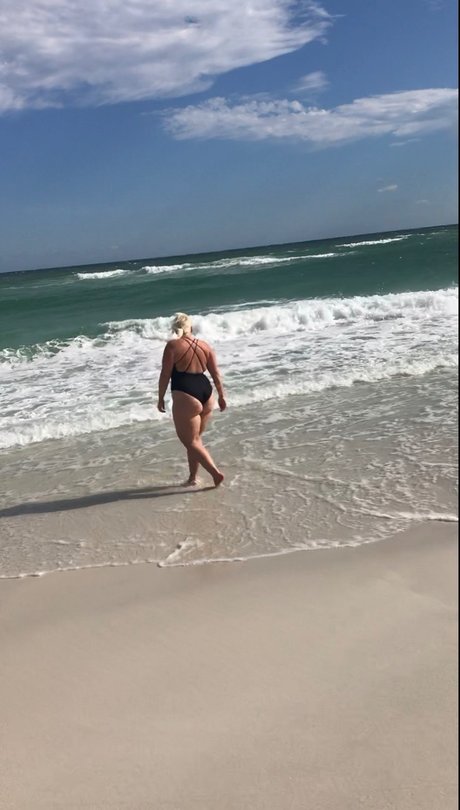 Miss Booty adult actress pictures