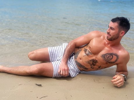 Pretty Boy pornographic model gallery