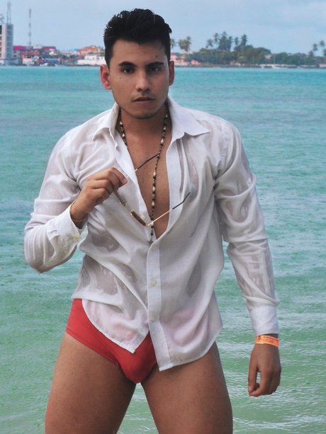 Elio Oviedo model best image