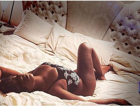 Malaysia Starr star sexy photos