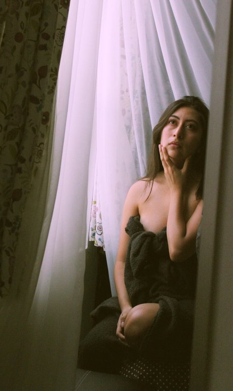 Mrs Darcy model exclusive pic