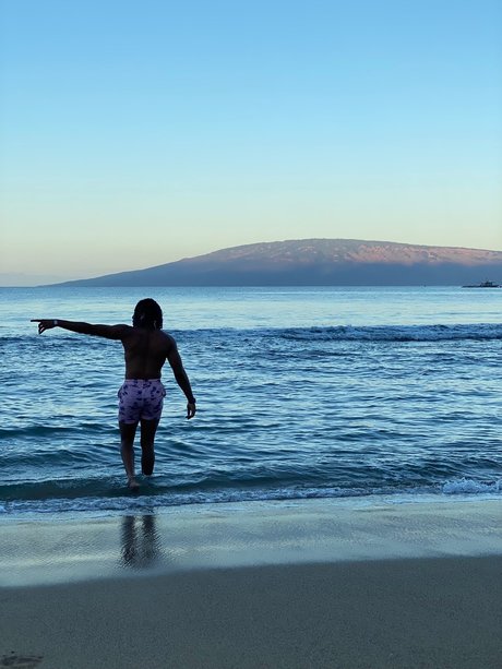 D Angelo model adult archive