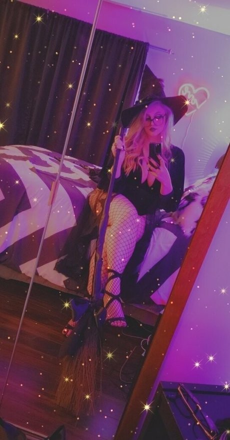 kyats pornstar sexy image