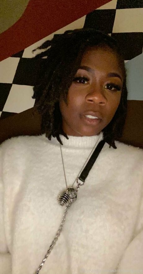 iwanthazelgrace star top picture