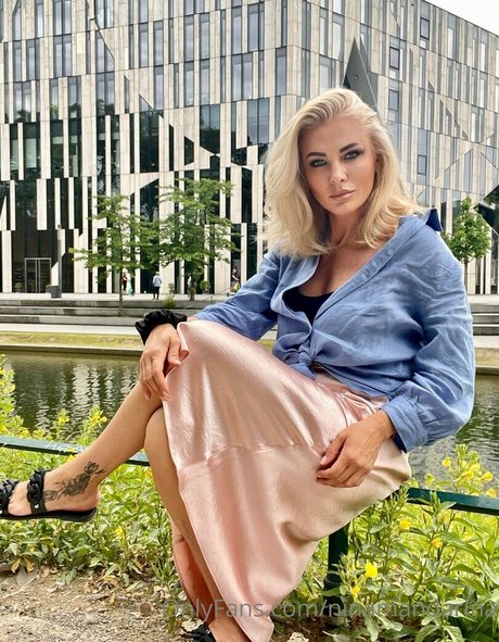 centerfold onlyfans porno photo