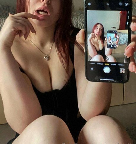 shemikaotis model naked img