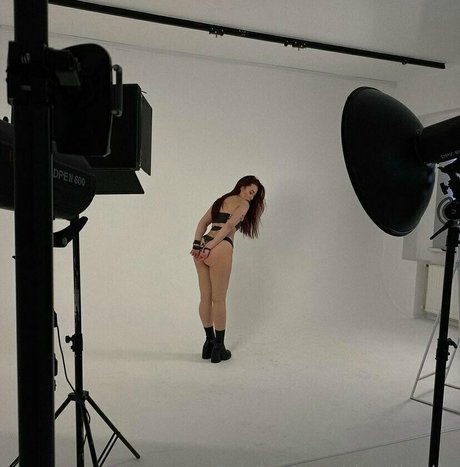 shemikaotis best model photos