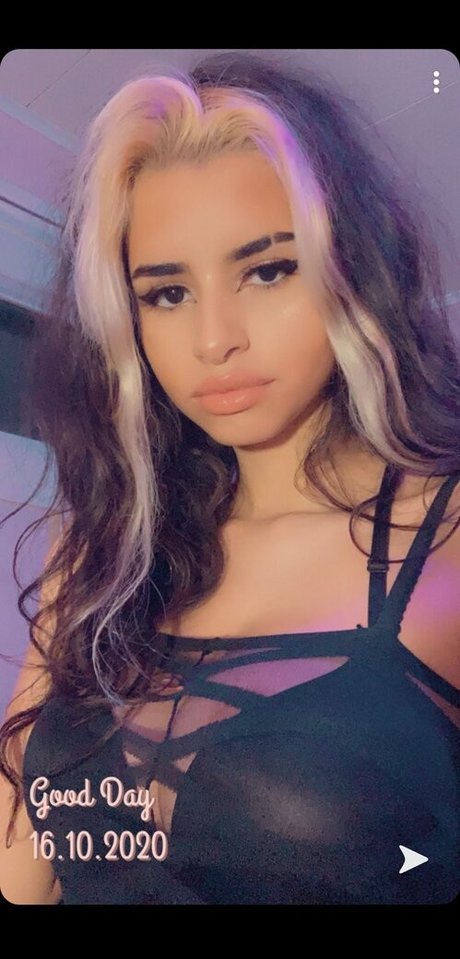 petite slut onlyfans sexy pic