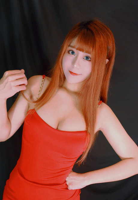 Uying pornographic actress image