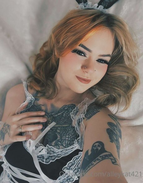 lleykt421 sexy actress image