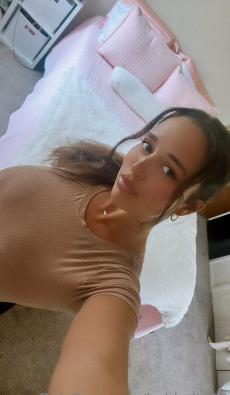 babbyliv36 nudes model image