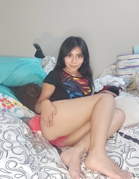 emilipetitefree sexy model picture