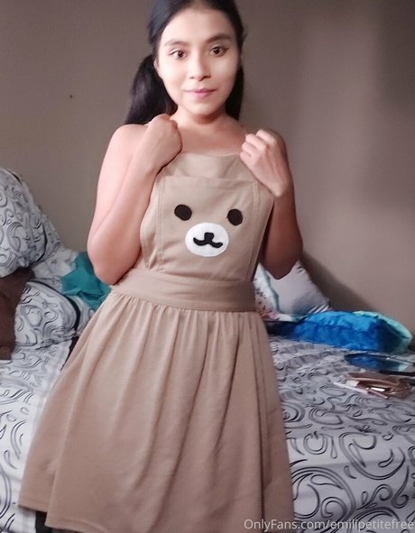 emilipetitefree beautiful actress pic