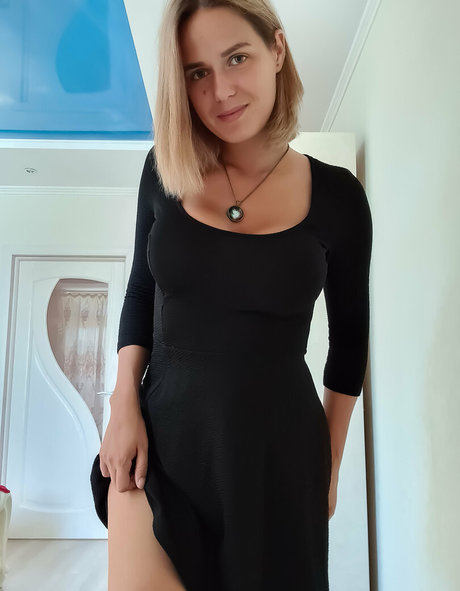 anna monik Best Profile Photo