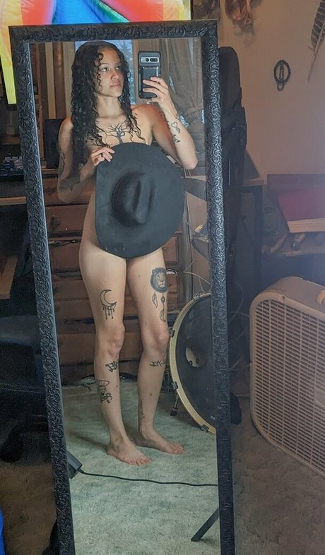 Whistlin6 adult model galleries