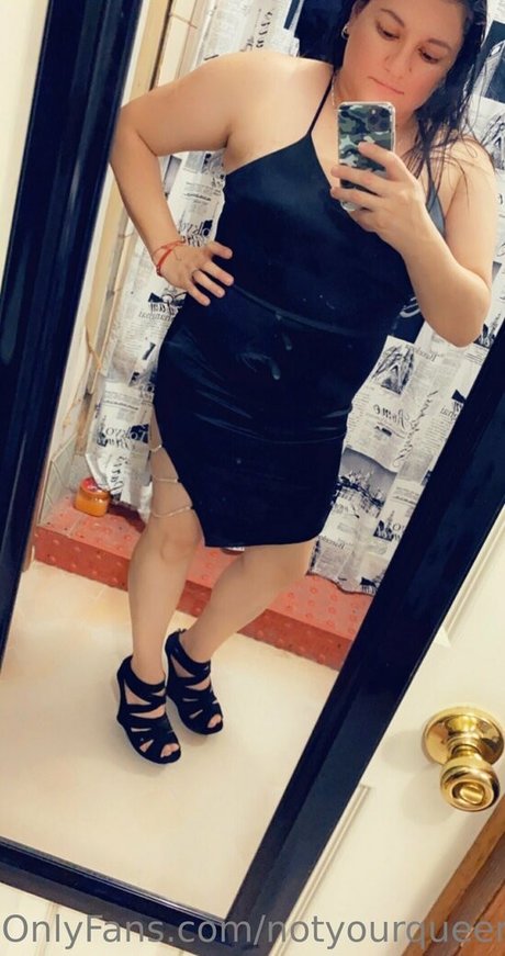 notyourqueen86 hot model images