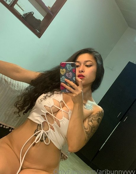 aribunnyyyy adult model pic