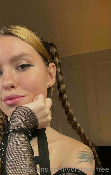 mallennnna star nudes gallery