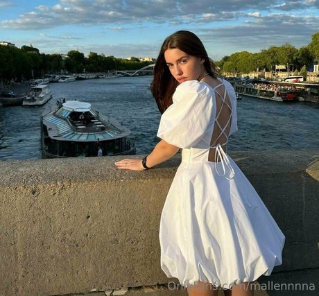 mallennnna beautiful pornstar archive