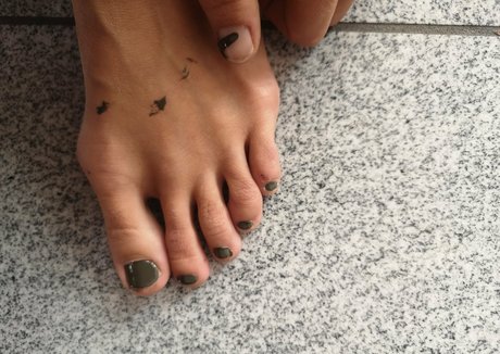 secret feetbeauty naked actress pictures