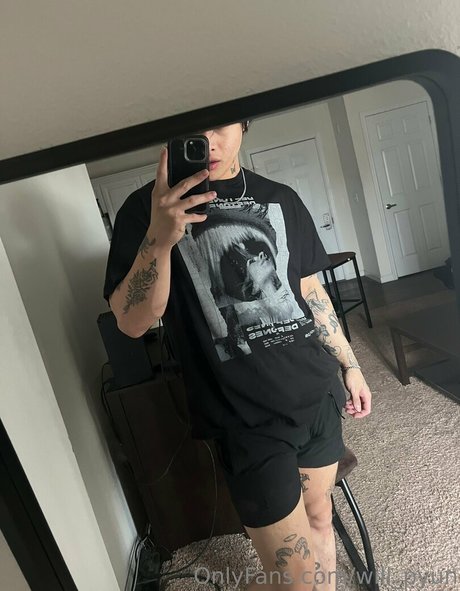 curvy shemale onlyfans hot picture